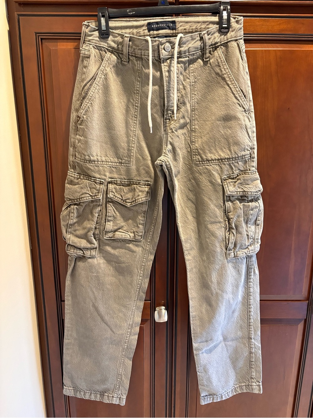 Aeropostale Men's Gray Relaxed Cargo Pants  w/Adjustable Drawstring Waist - XS